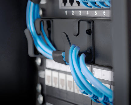 1U metal cable management bar with 3 brackets for 10'' racks